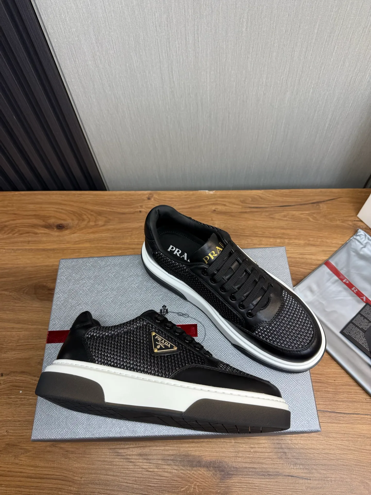 Men's shoes 💰580💰 [PRADA] Men's shoes are popular in the counter, official website is synchronized, 1 high-quality shipment ✔️Imported cowhide fabric + cowhide lining, 1🆚1 replica, original sole, 38-45 (45 customized, non-refundable)